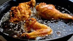 O prato ficou muito gorduroso? Veja como remover o excesso de gordura sem perder o sabor